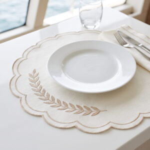 Laurel Scalloped Placemat
